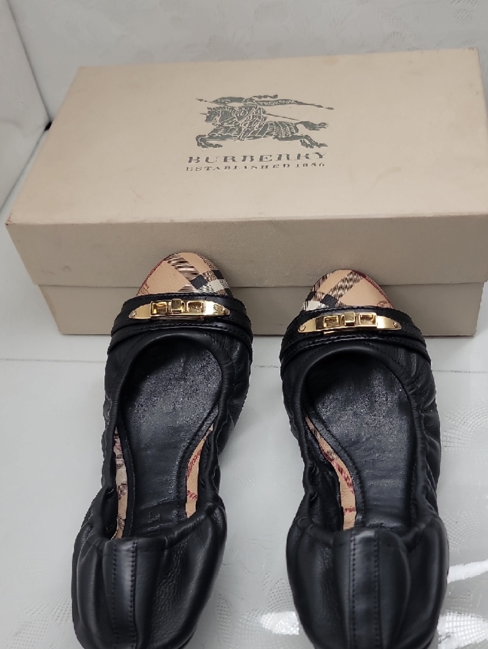 Burberry Black Leather Ballet Flats with Vintage Check Toe and Gold Accent - Picture 3 of 11